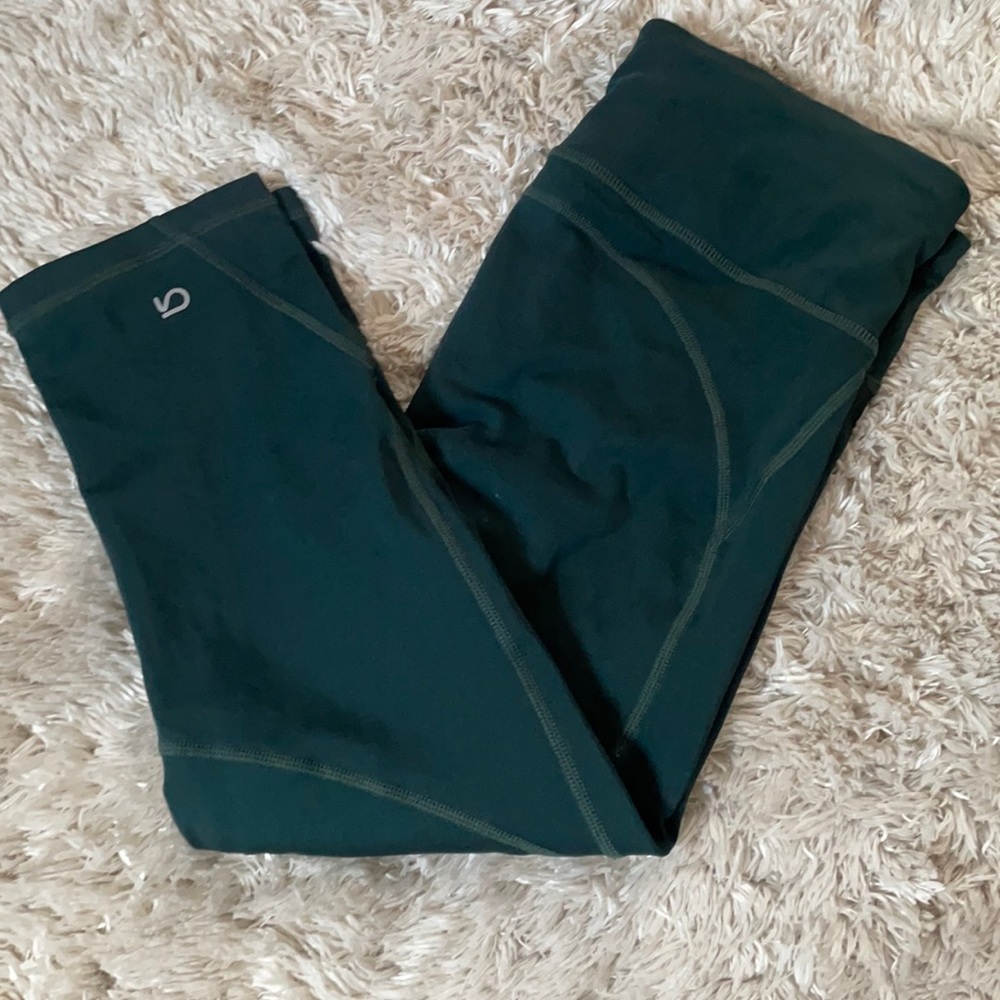 Gap size small petite workout leggings in green